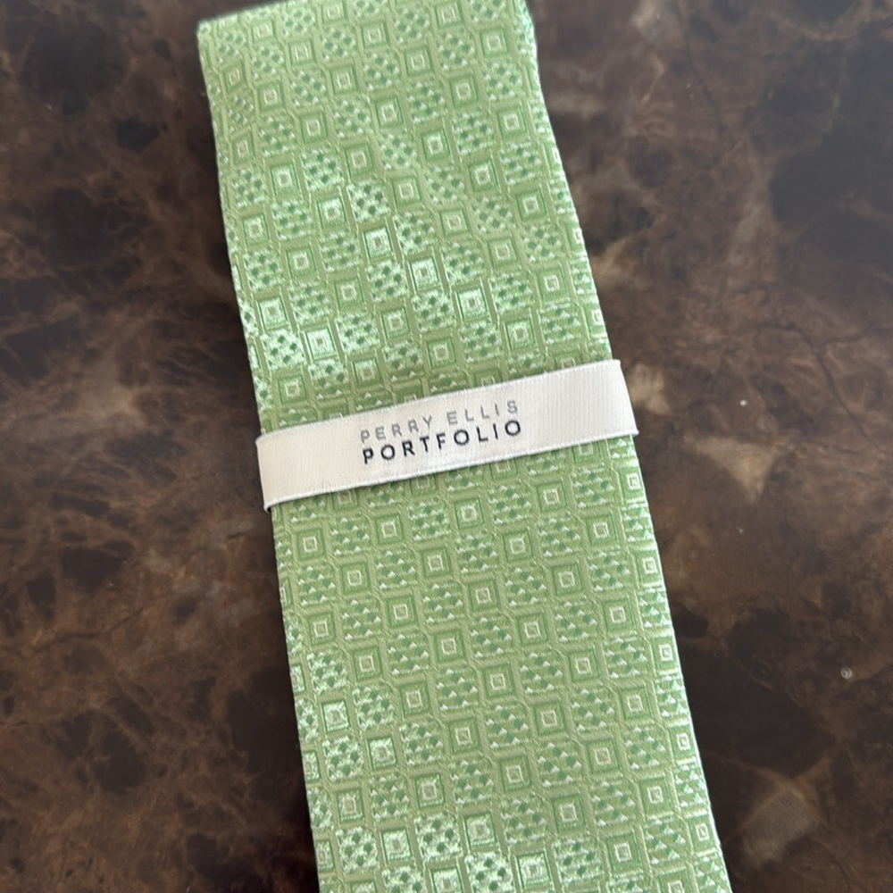 New! Perry Ellis Green Textured Necktie